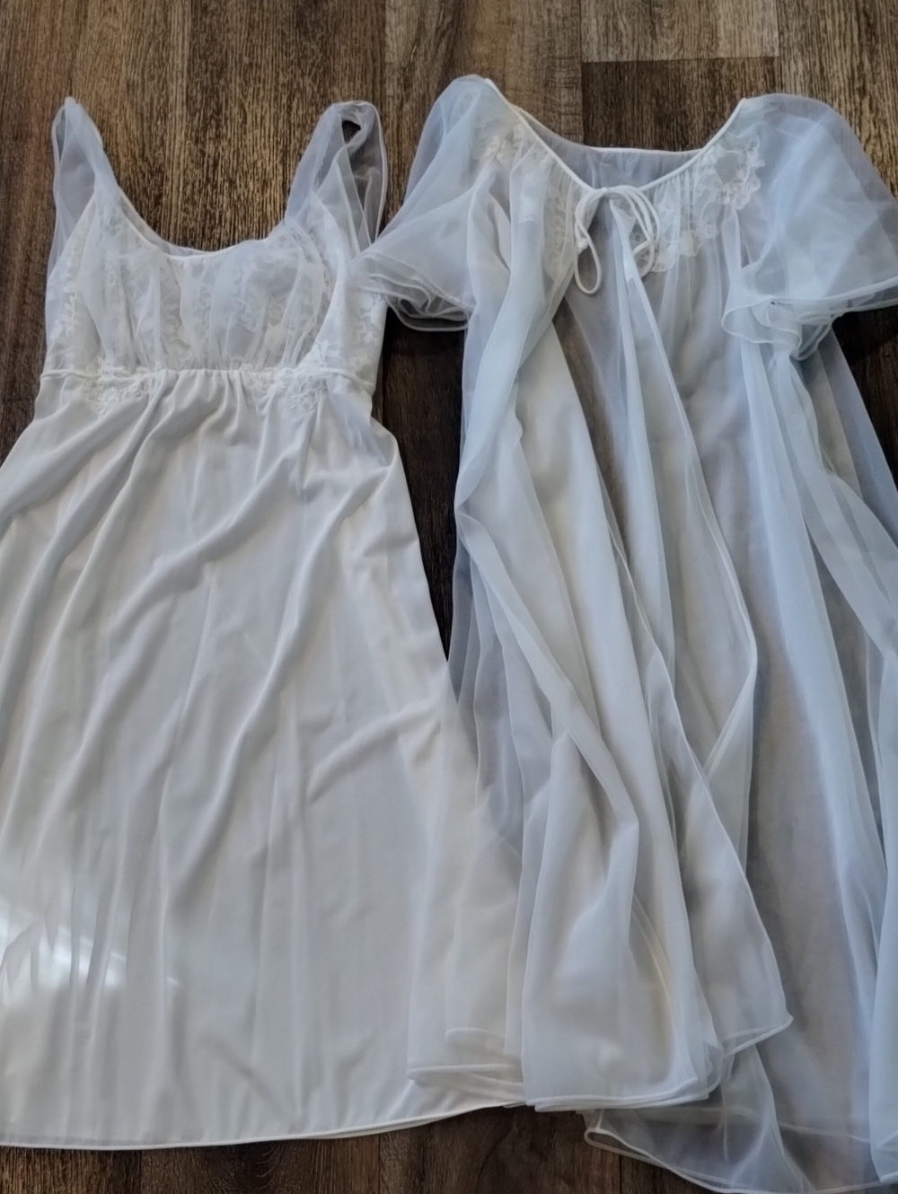 Vintage Vanity Fair White Sheer Nylon Peignoir Robe and Nightgown Set Size 34